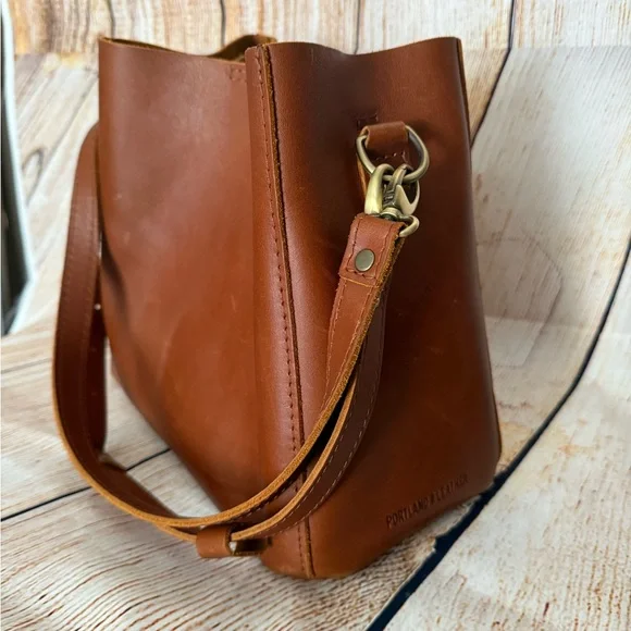Portland Leather Goods Butterfly Bag - Picture 2 of 11